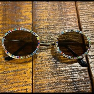 Multi color rhinestone wire sunglasses 😎